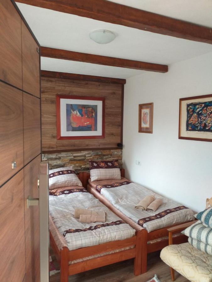 Restaurant And Apartments - T'Ga Za Jug Lazaropole Екстер'єр фото
