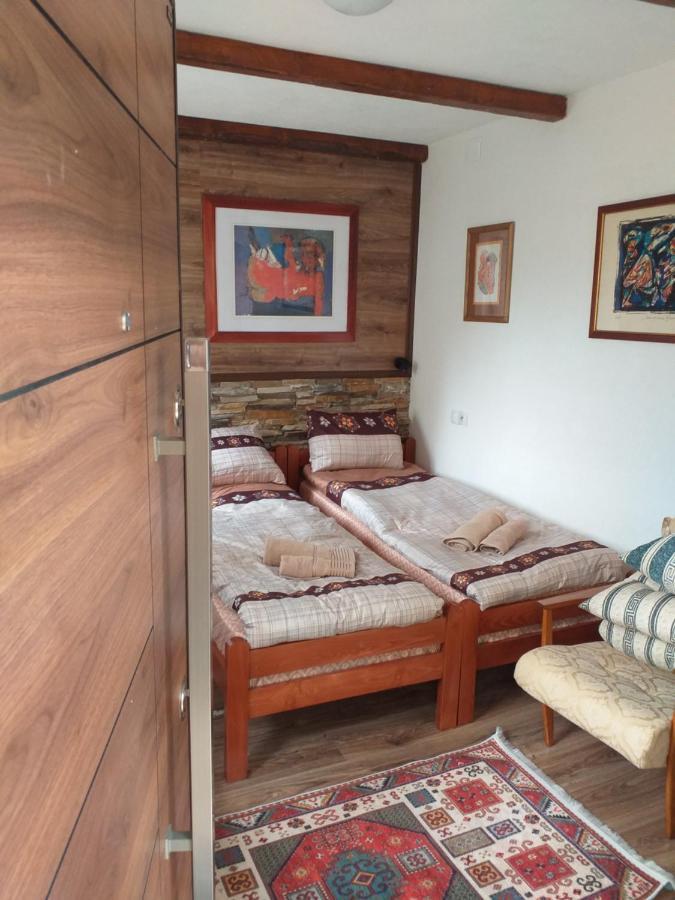 Restaurant And Apartments - T'Ga Za Jug Lazaropole Екстер'єр фото