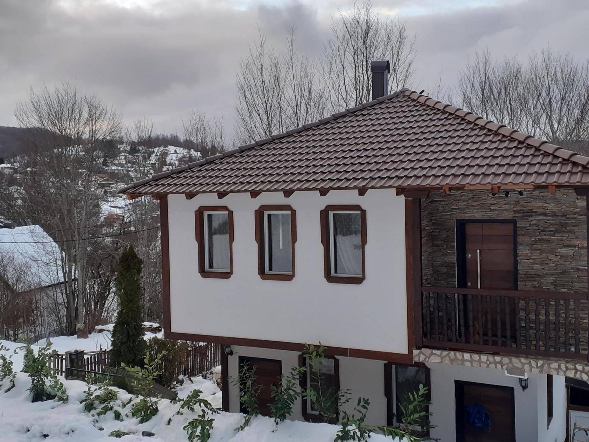 Restaurant And Apartments - T'Ga Za Jug Lazaropole Екстер'єр фото
