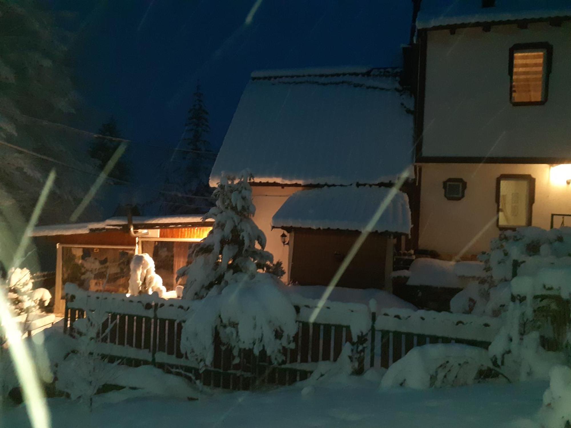 Restaurant And Apartments - T'Ga Za Jug Lazaropole Екстер'єр фото